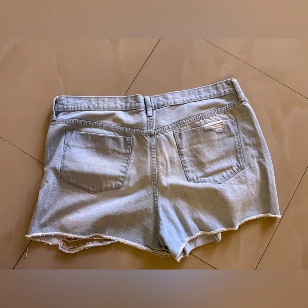 Mossimo boyfriend midi cut off denim shorts zippers pockets travel beach 16/33